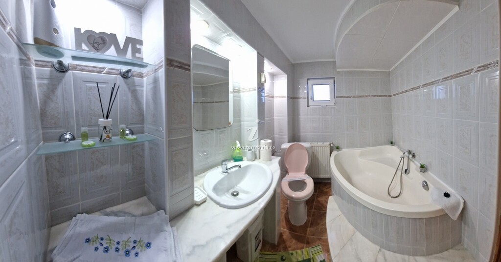 Camere de închiriat Căldură Rodica