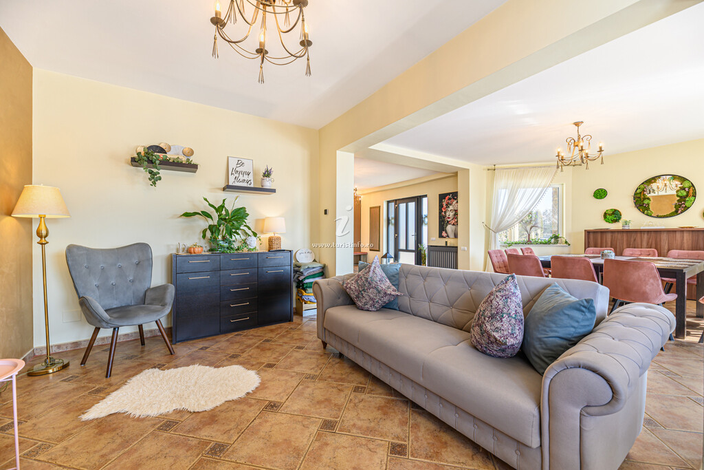Pensiunea Orchard Villa