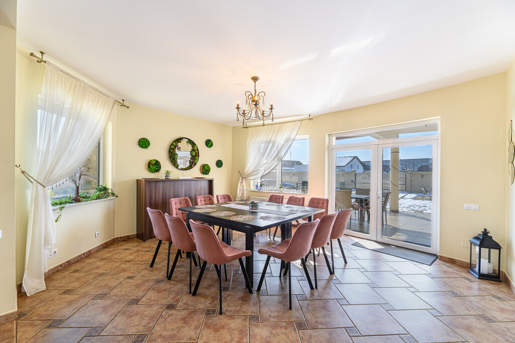 Pensiunea Orchard Villa