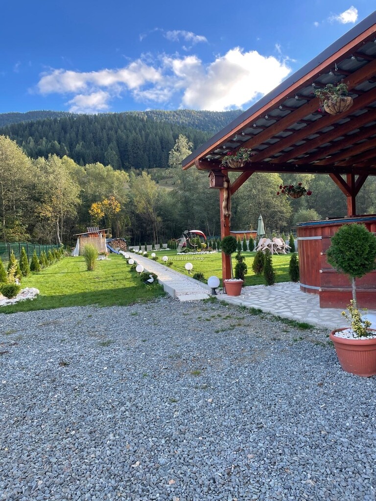 Cabana dintre Munți