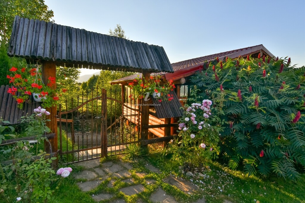 Casa de vacanță Lupul și Scufița Roșie