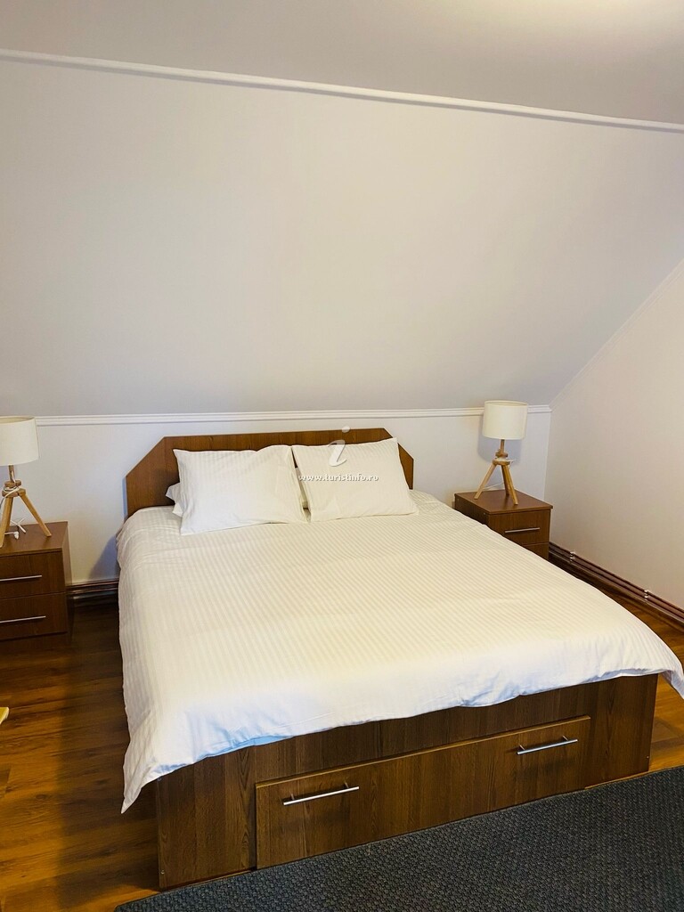 Casa Bradul Argintiu