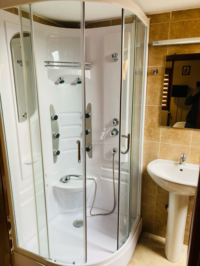 Casa Bradul Argintiu