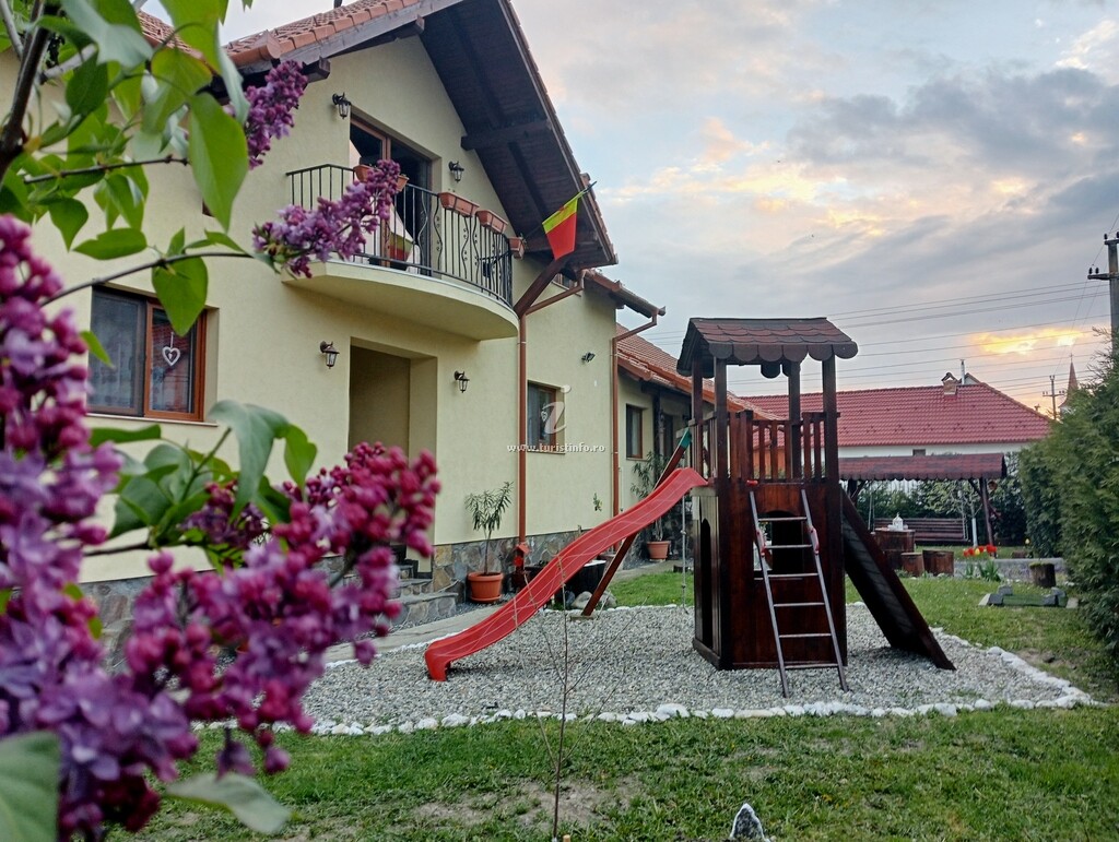 Casa Raisa și Maria