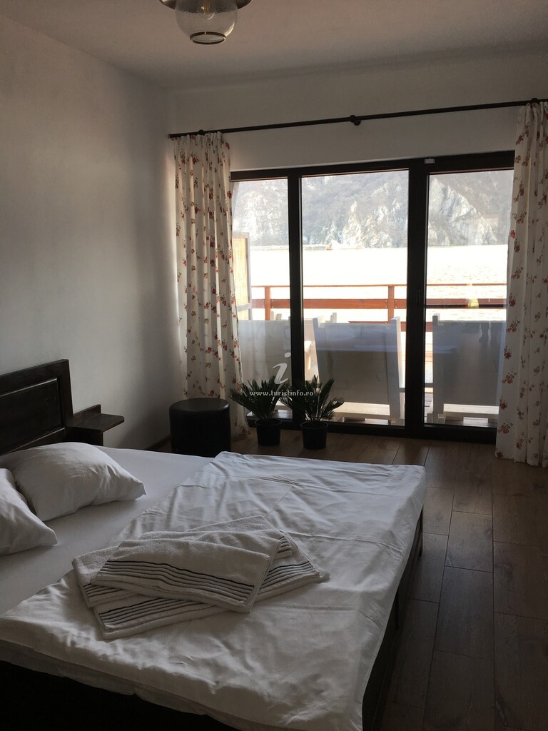 Camere de închiriat Lacustru