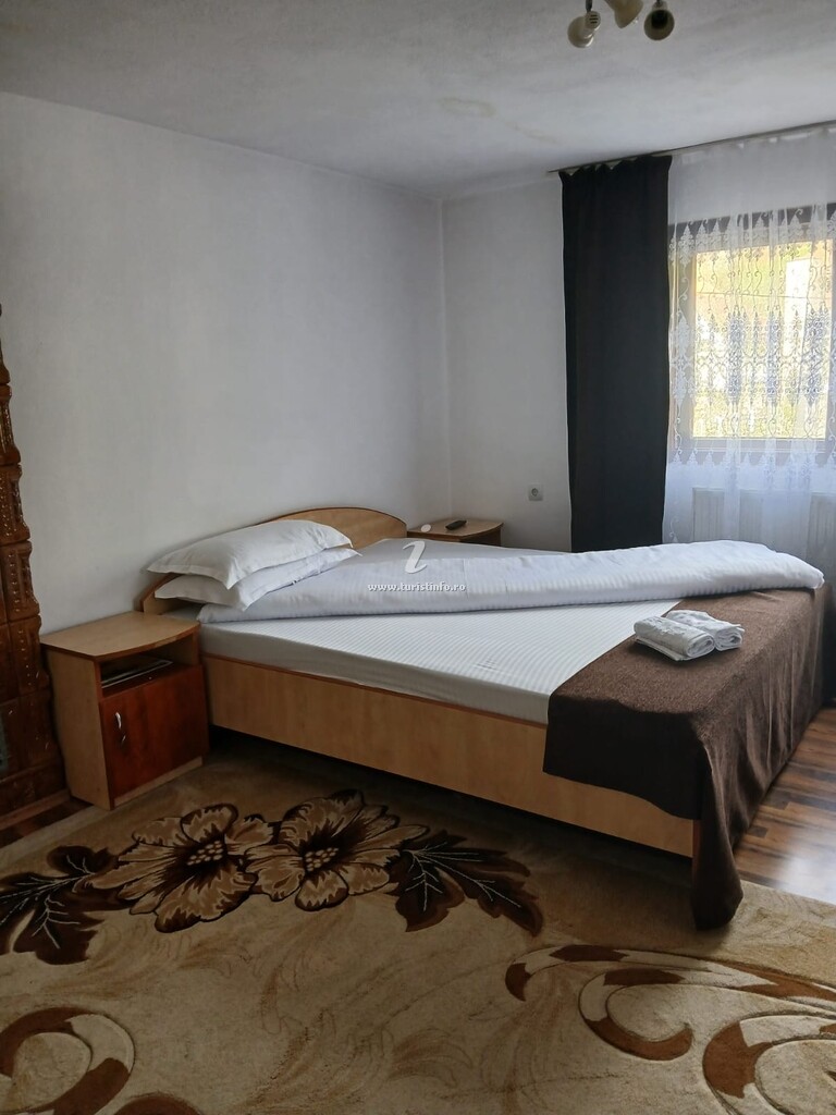 Cabana de lângă Râu