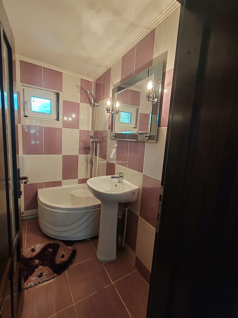 Cabana de lângă Râu