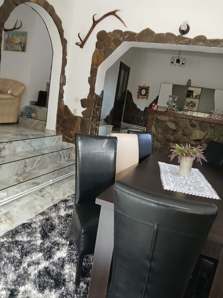 Cabana de lângă Râu