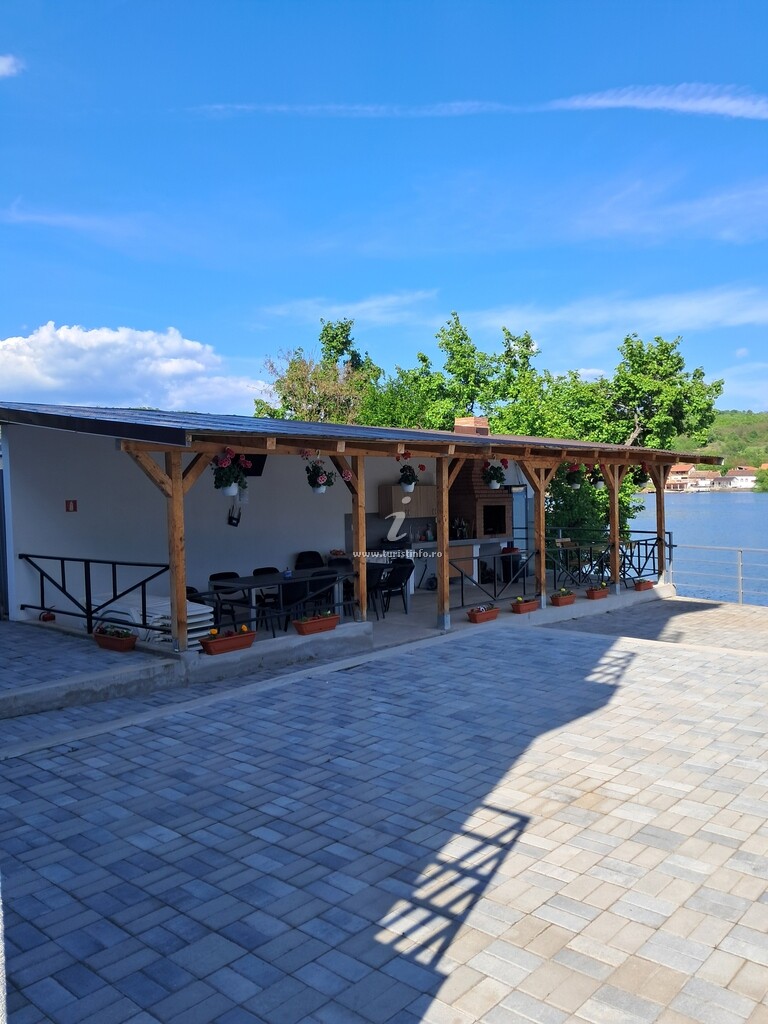 Casa din Golful Dunării