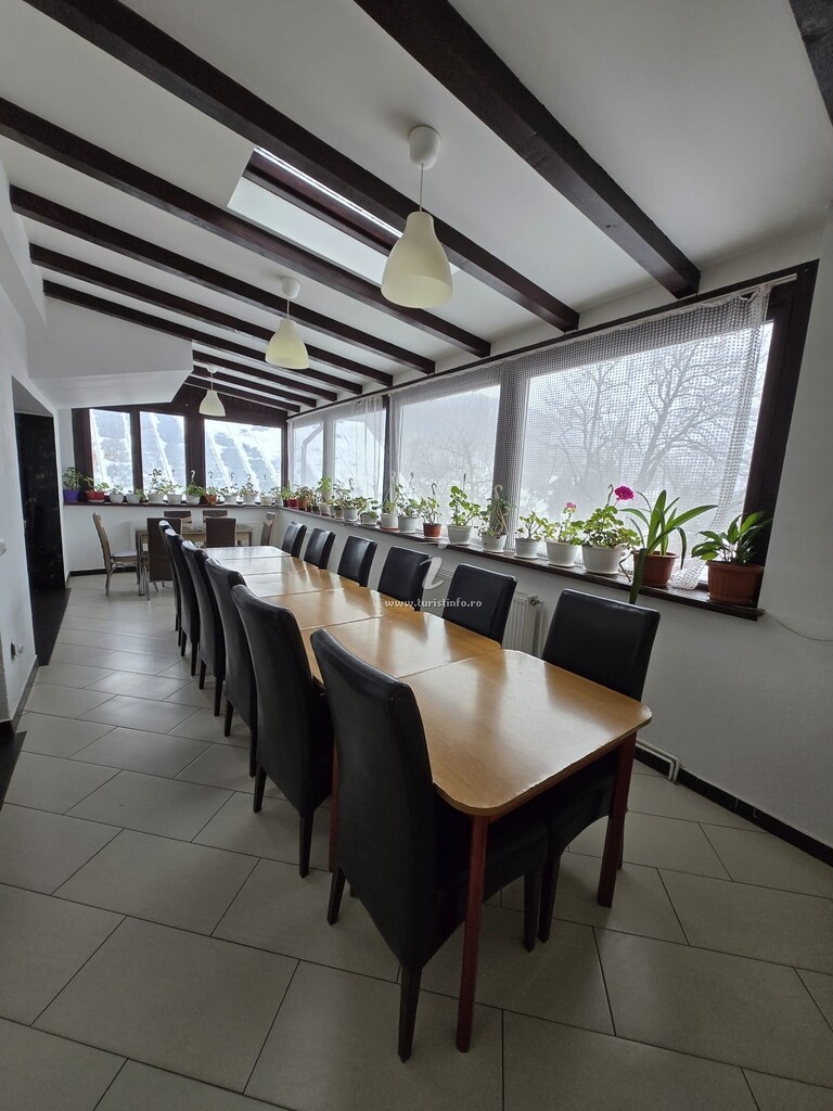 Camere de închiriat Doua Minuni