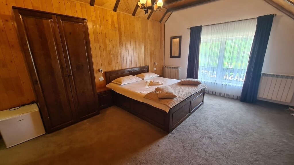 Pensiunea Casa Rareș