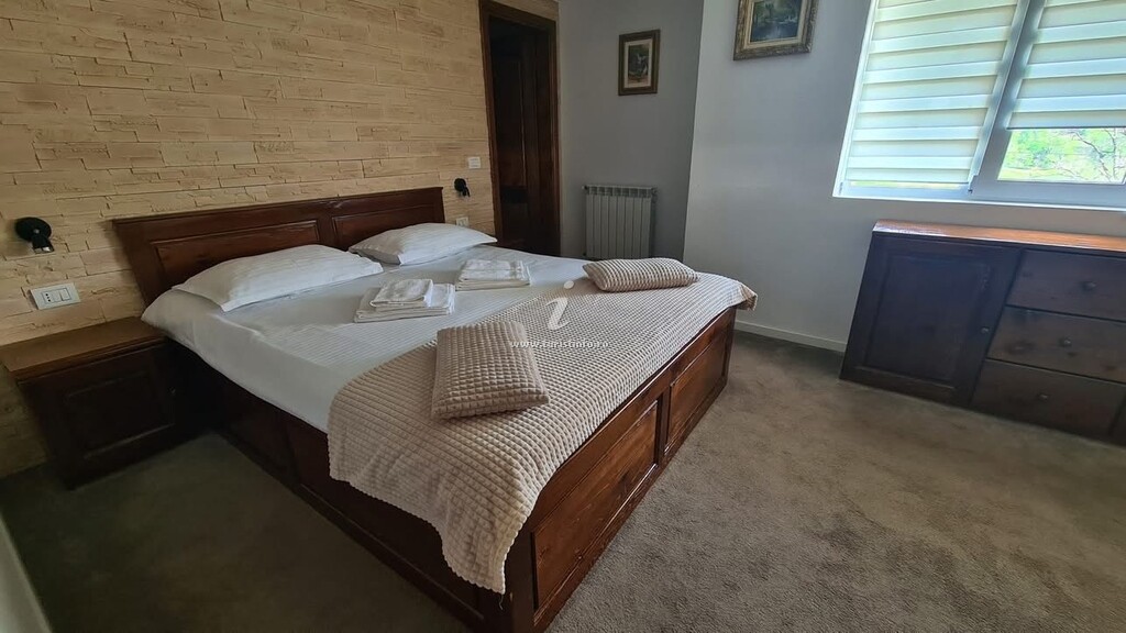 Pensiunea Casa Rareș