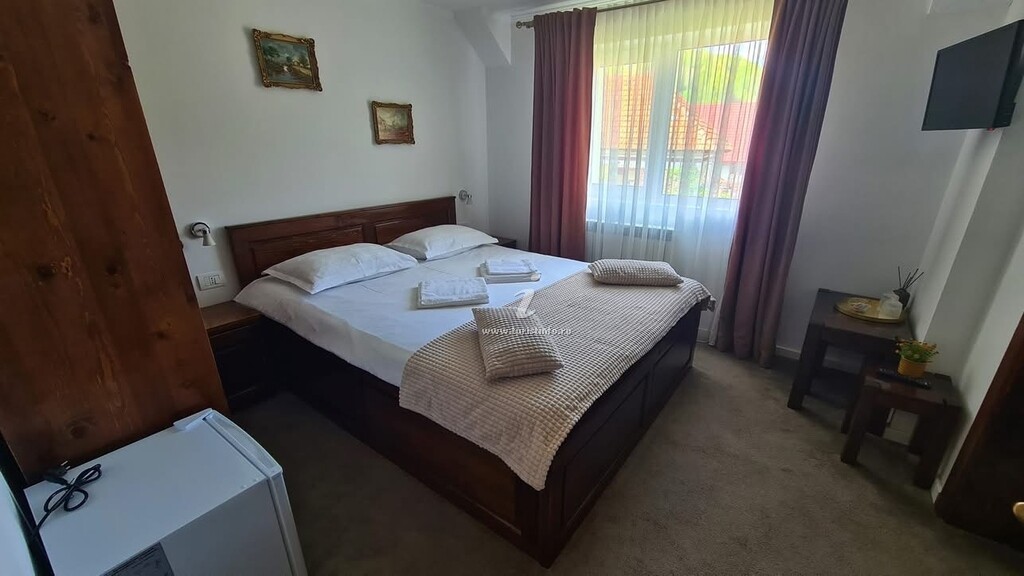 Pensiunea Casa Rareș
