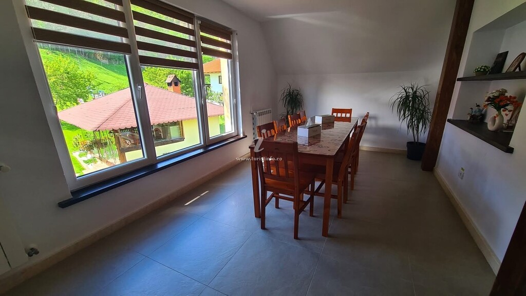 Pensiunea Casa Rareș