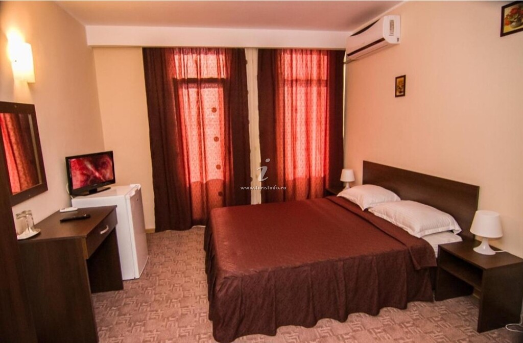 Camere de închiriat Vila Km 0