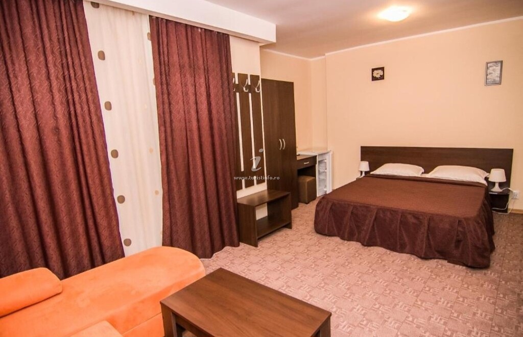 Camere de închiriat Vila Km 0