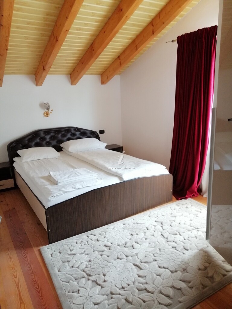 Camere de închiriat Casa Denis