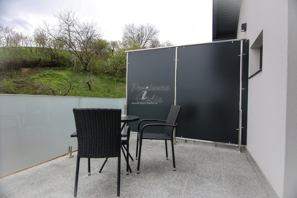 Pensiunea Giulia House