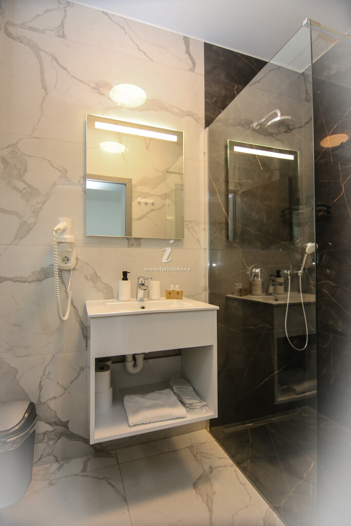 Pensiunea Giulia House
