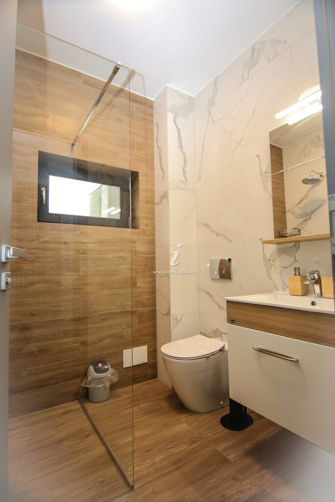 Pensiunea Giulia House