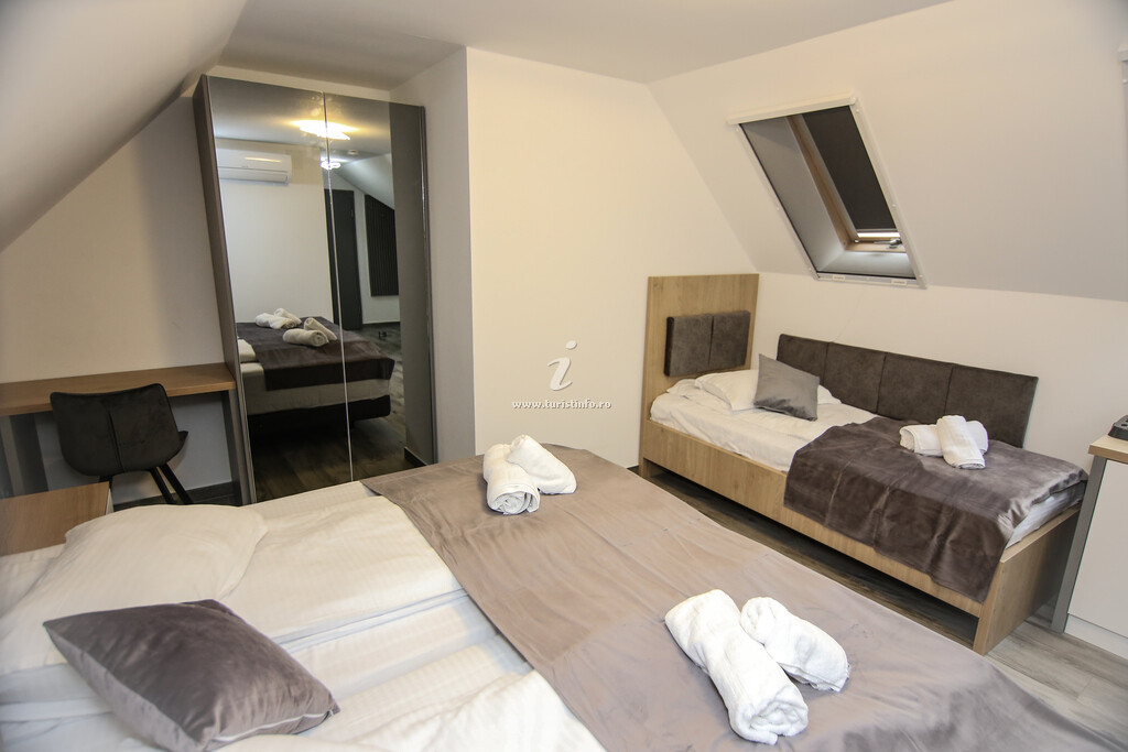 Pensiunea Giulia House