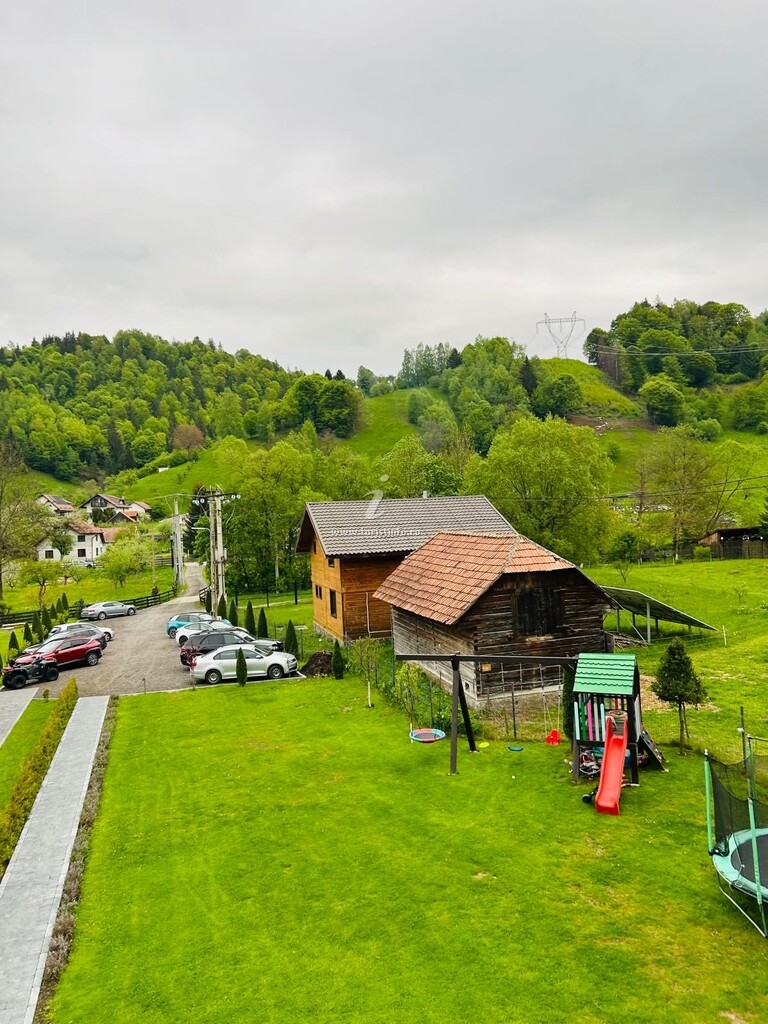 Casa Colț Viu