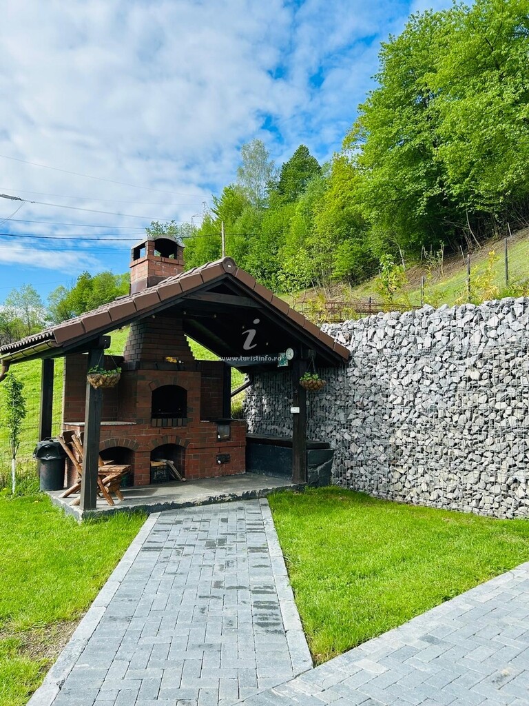 Casa Colț Viu