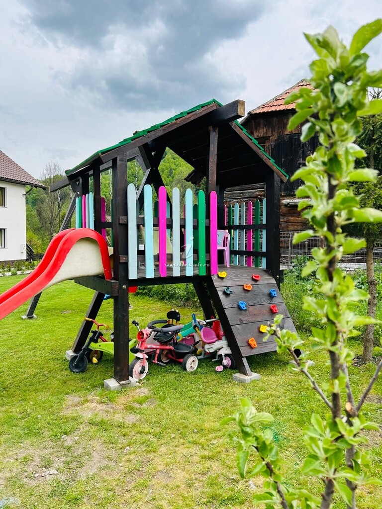 Casa Colț Viu