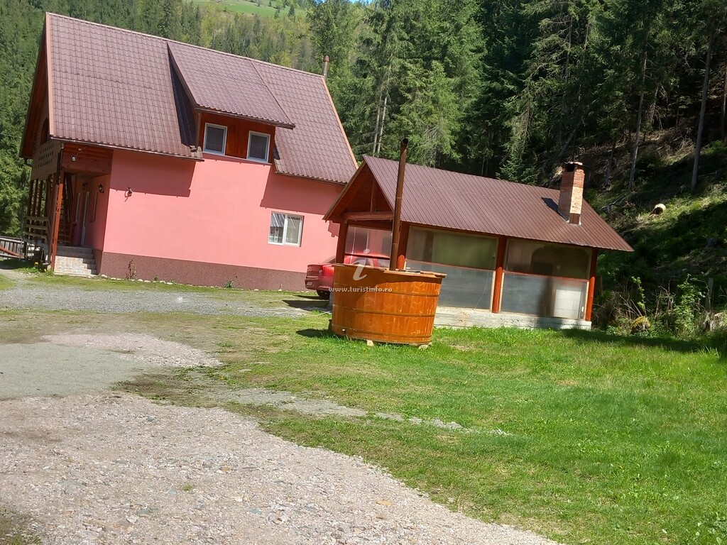 Cabana Armina și Andrei