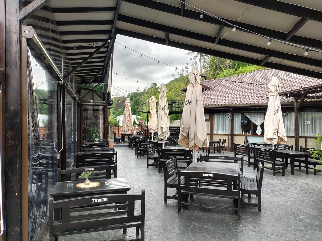 Camere de închiriat Forest Grill