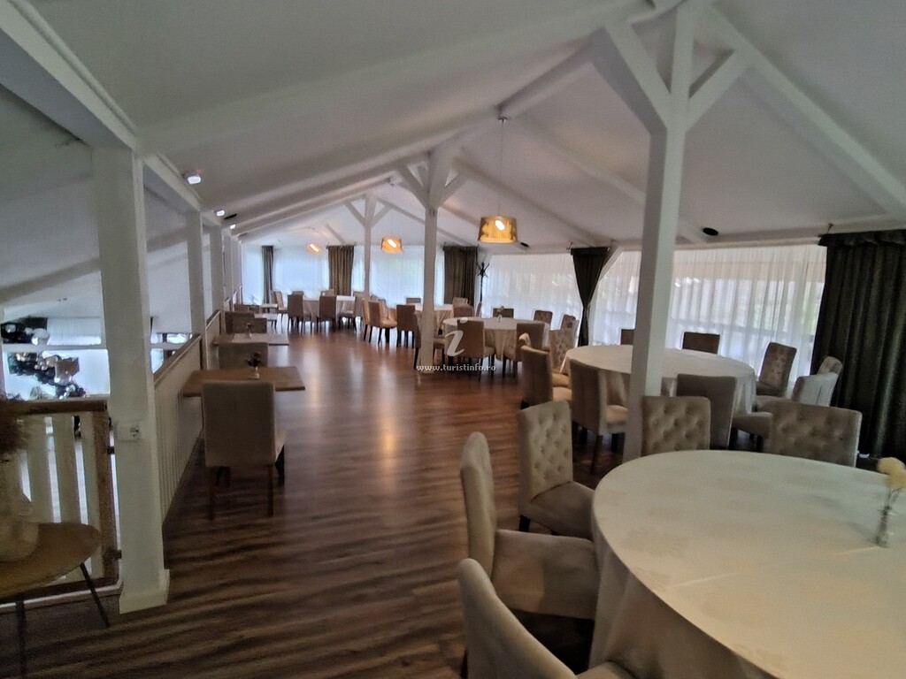 Camere de închiriat Forest Grill