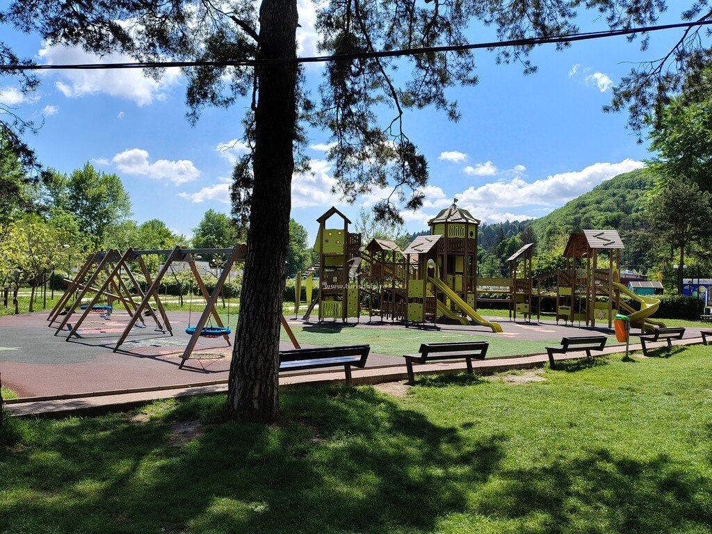 Camere de închiriat Forest Grill