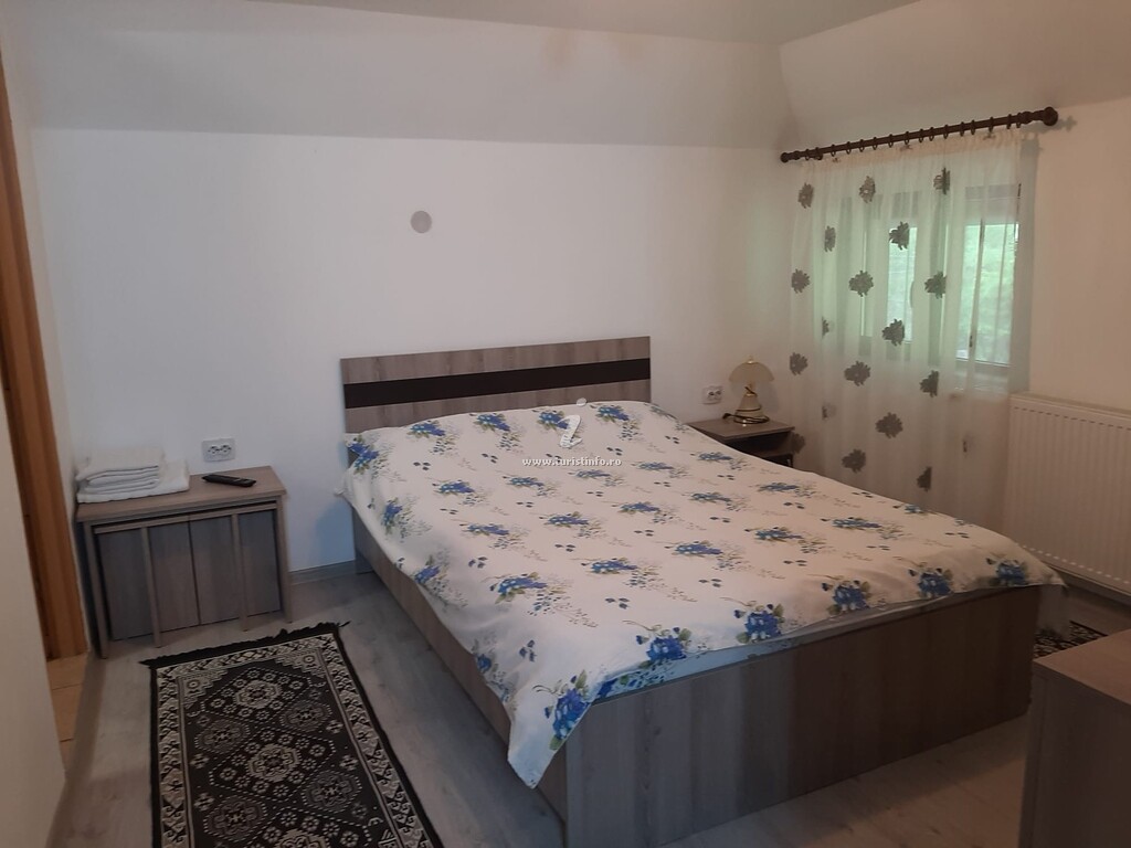 Camere de închiriat Lip și Ely