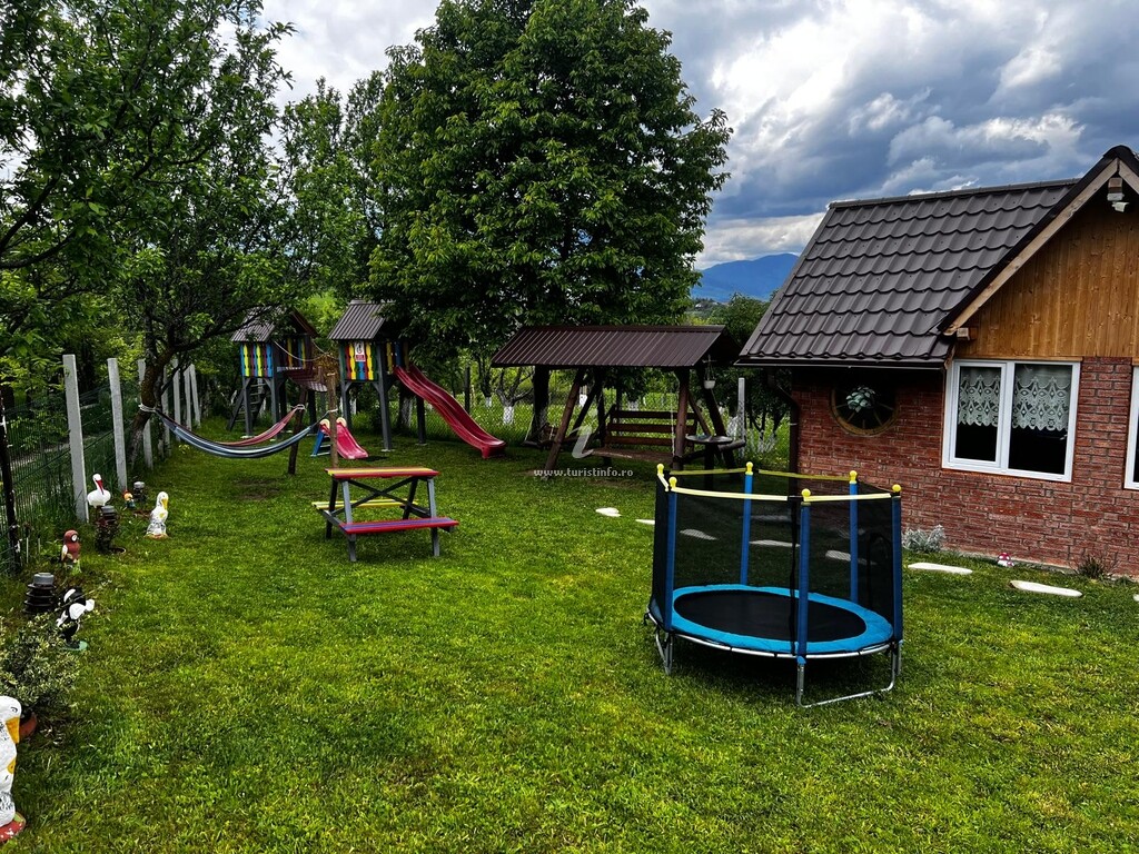 Casa Drumul Dintre Munți