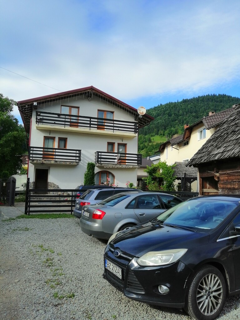 Camere de închiriat Casa Denis