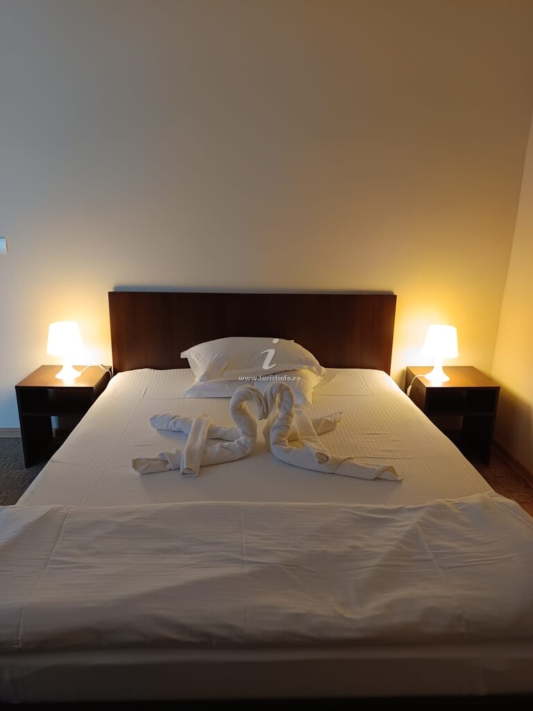 Camere de închiriat Vila Km 0