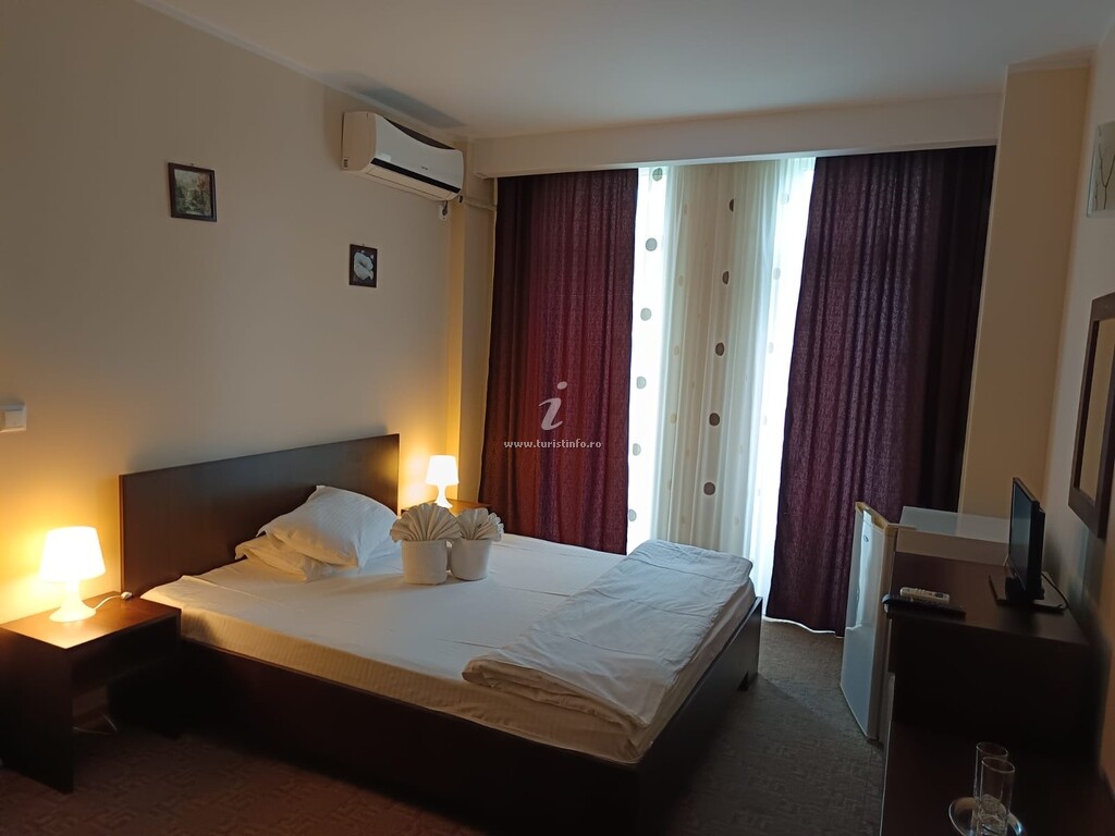 Camere de închiriat Vila Km 0