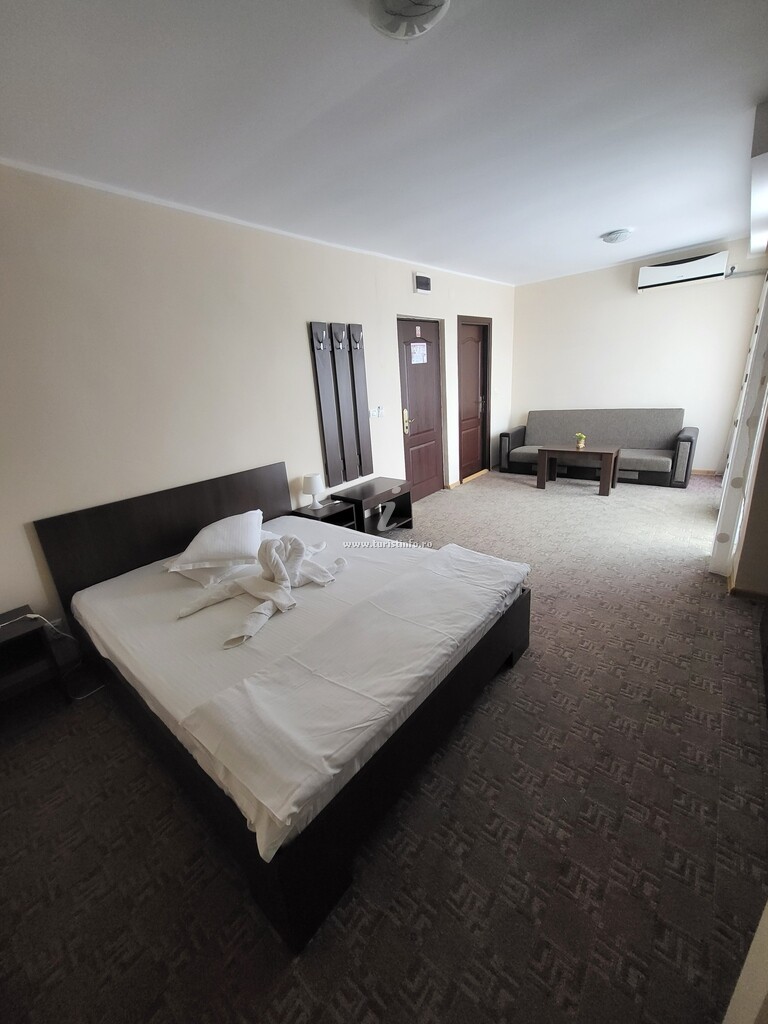 Camere de închiriat Vila Km 0