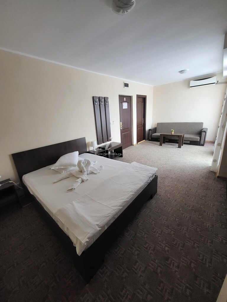 Camere de închiriat Vila Km 0