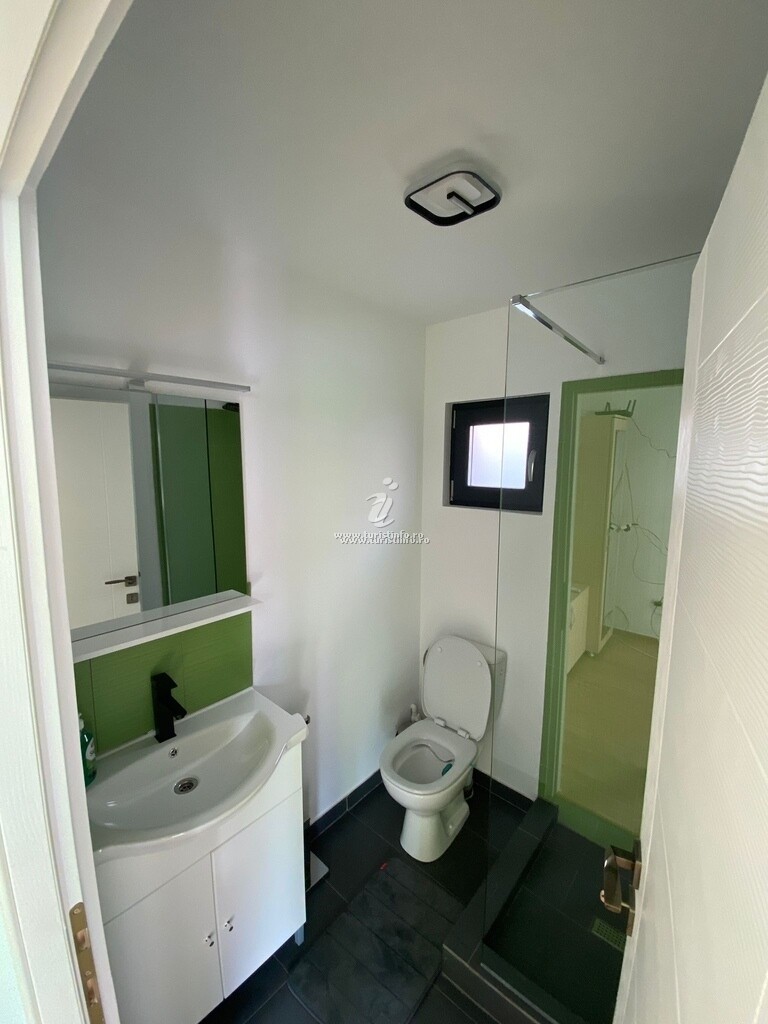 Bungalow-uri Twin Lake House