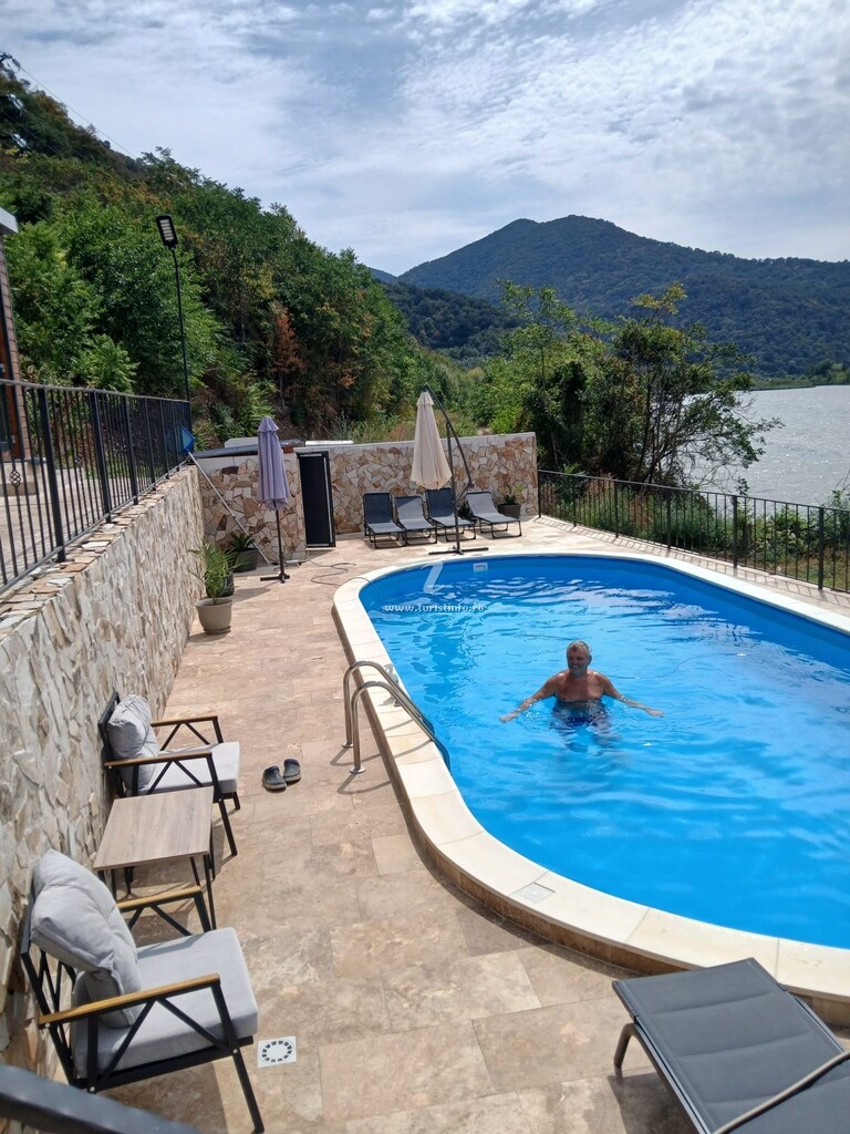 Bungalow-uri Twin Lake House