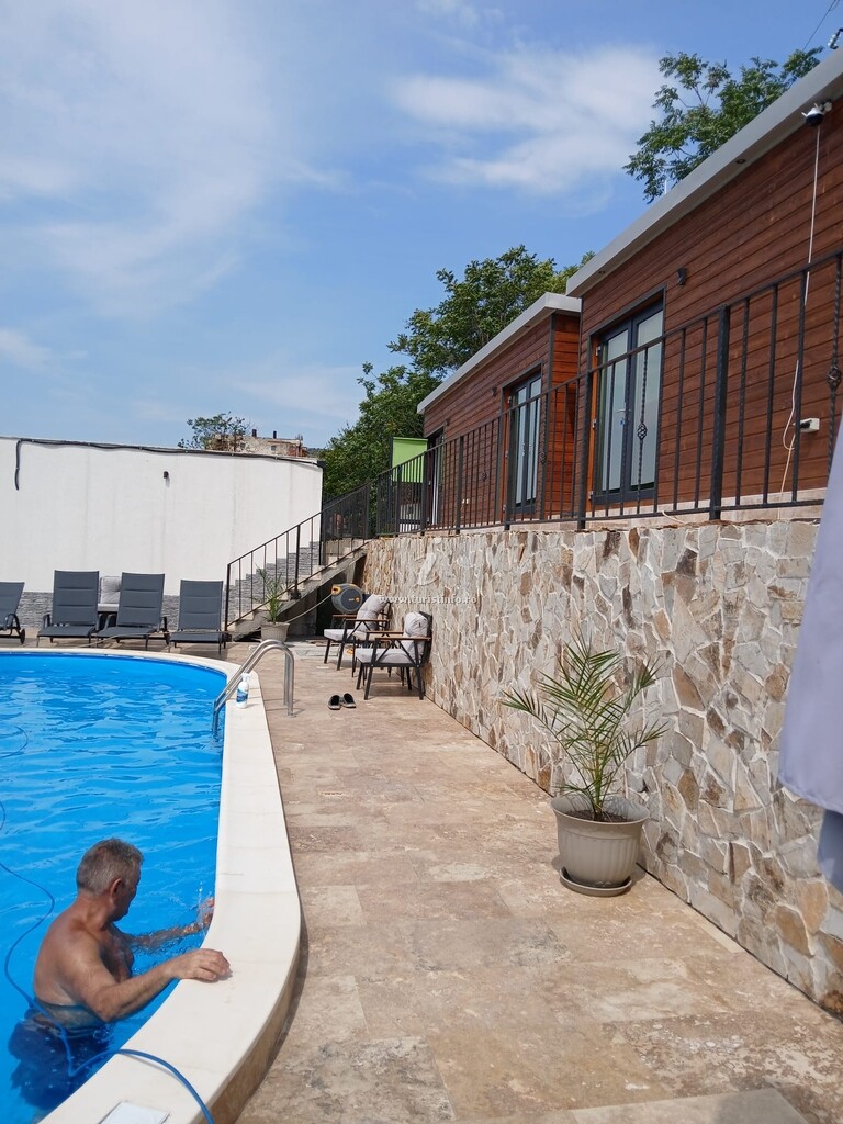 Bungalow-uri Twin Lake House