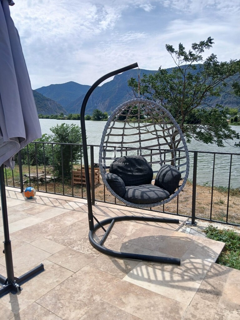 Bungalow-uri Twin Lake House