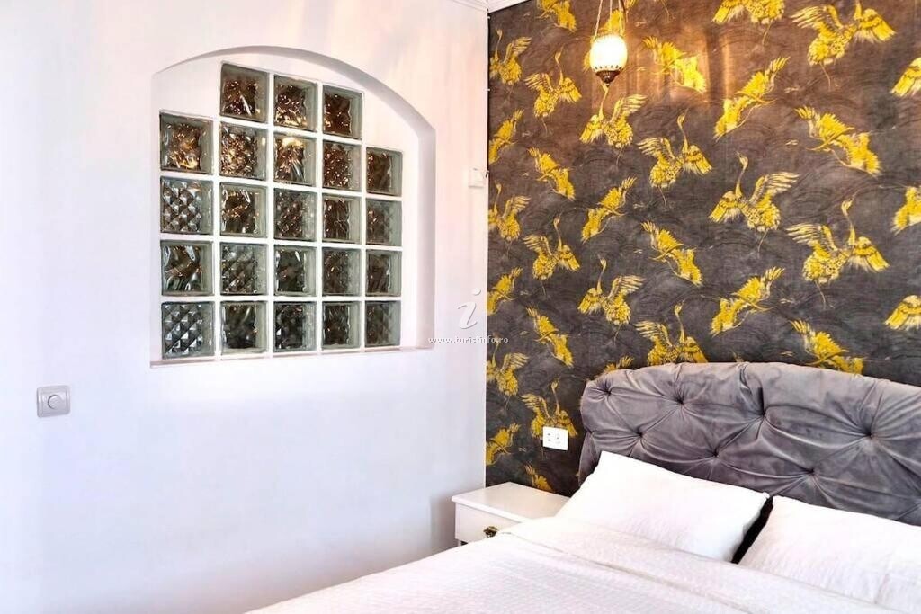 Garsoniera Intim Room