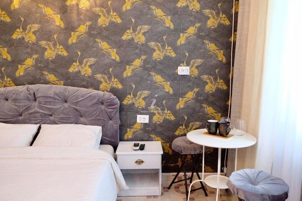 Garsoniera Intim Room