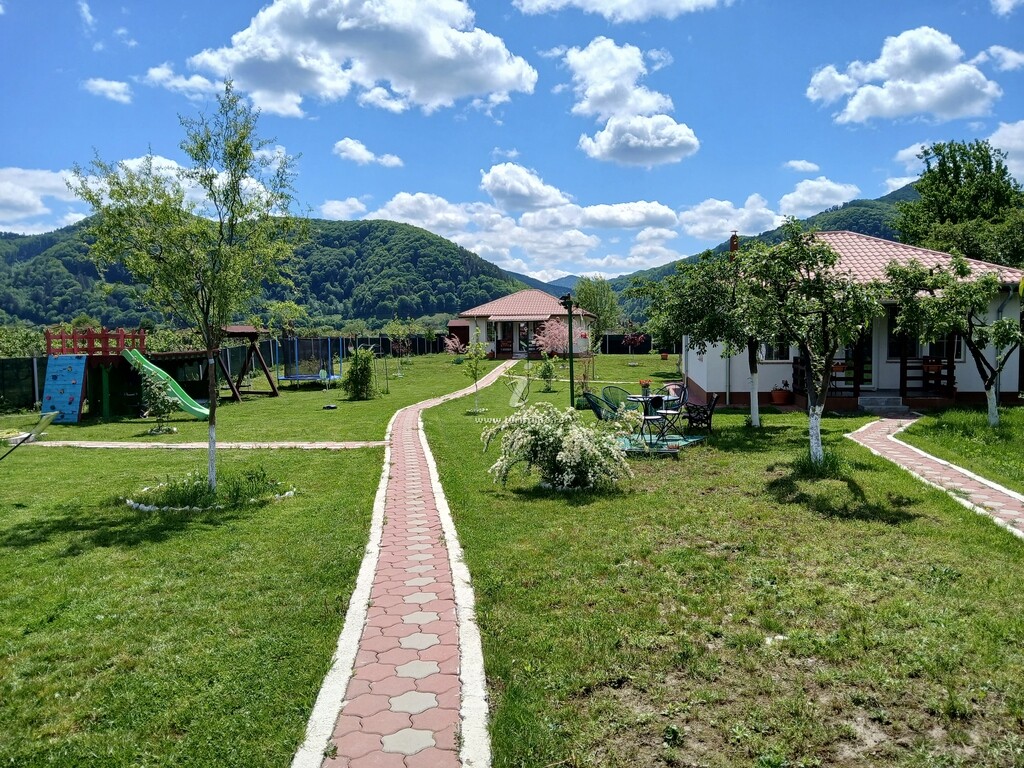 Casa de vacanță Desculti Prin Iarba