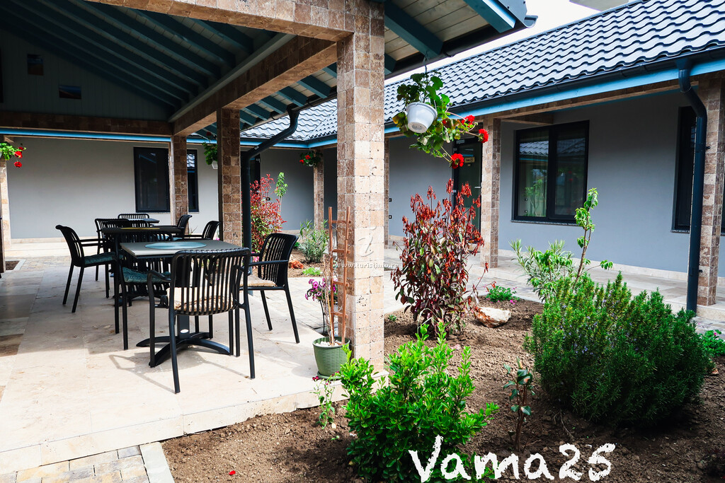 Camere de închiriat Vama 25