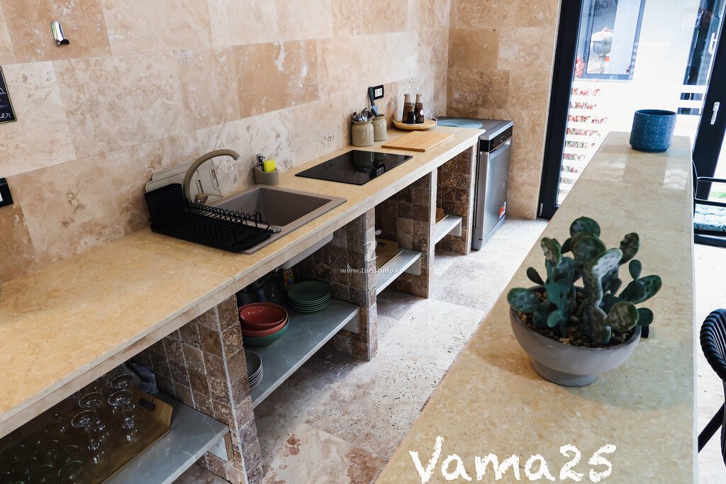 Camere de închiriat Vama 25