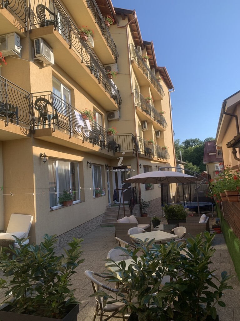 Vila Cristal - camere de inchiriat