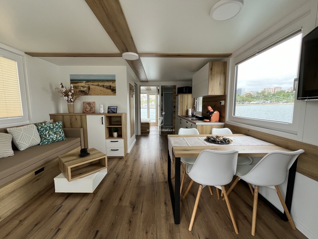 Casa Plutitoare Seaesta